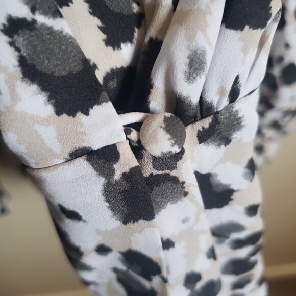 CAbi 5898 Rosette Leopard Wrap Peplum Blouse Animal Print Ruched Size Women's S - Picture 10 of 12